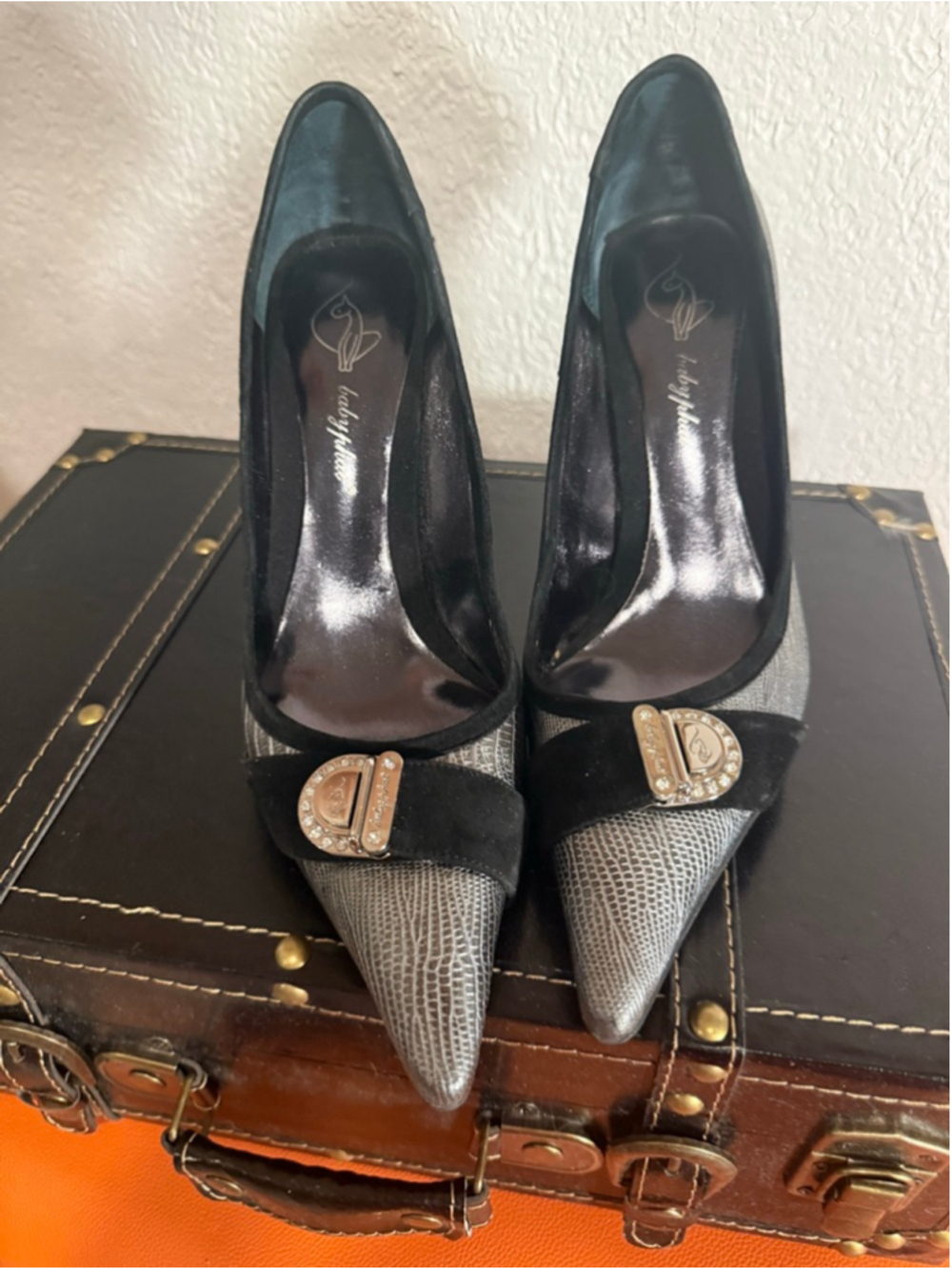 Pre owned, Woman’s vintage Baby Phat heels, silver snakeskin print, size 9